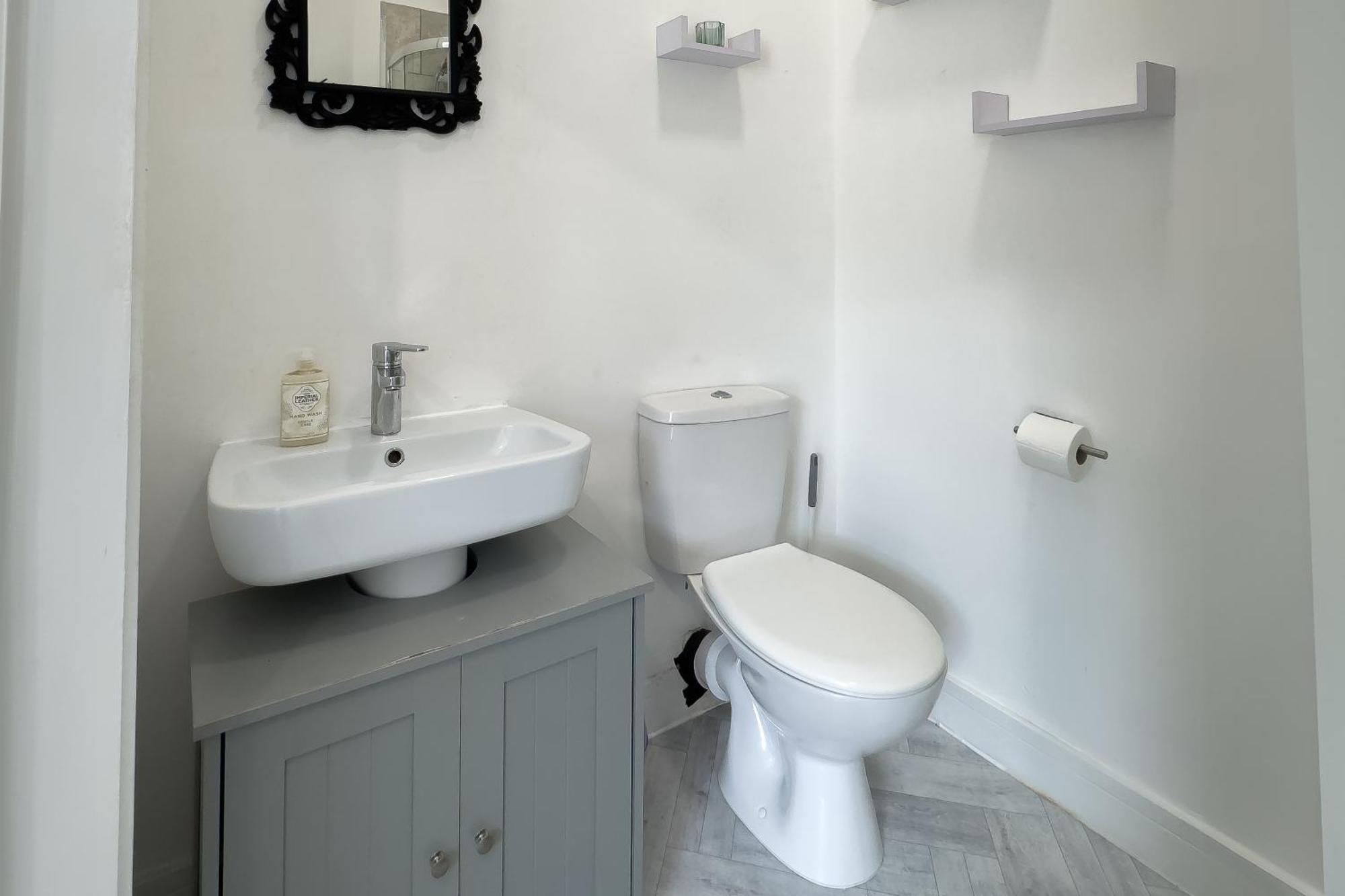 Professional 4 Double Bedrooms & 4 En-suite Bathrooms * Liverpool