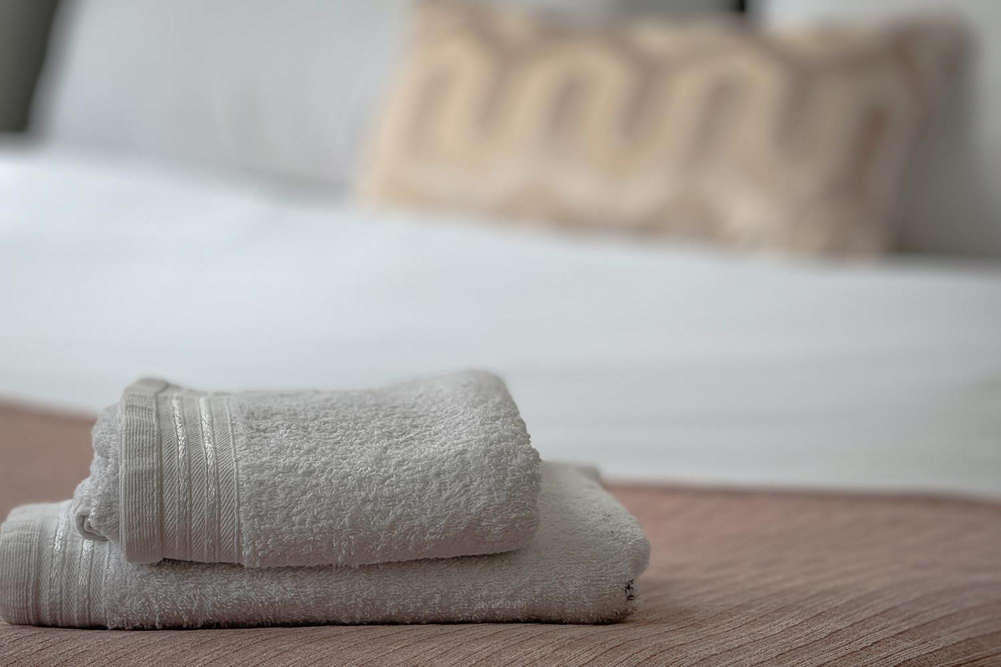 Guest house Professional 4 Double Bedrooms & 4 En-suite Bathrooms Liverpool