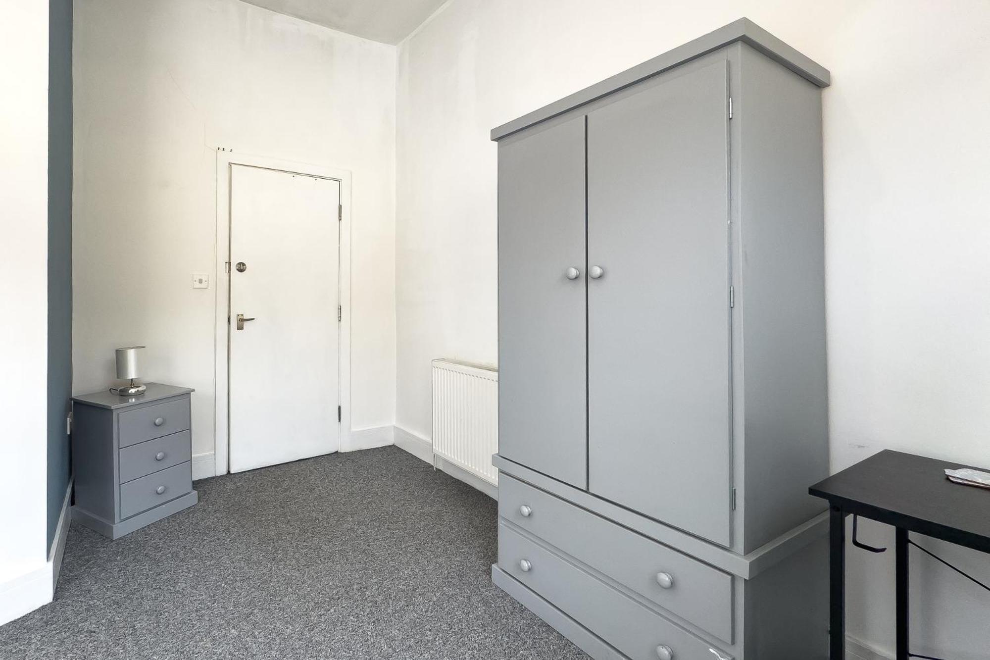 Professional 4 Double Bedrooms & 4 En-suite Bathrooms Liverpool